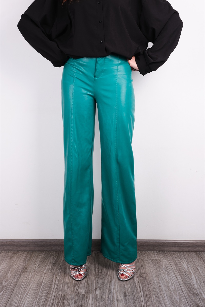 Pantalón verde — Zara
